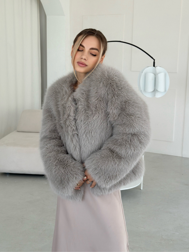 Экошуба «песец» с шалевым вырезом в цвете «серый меланж» 60см