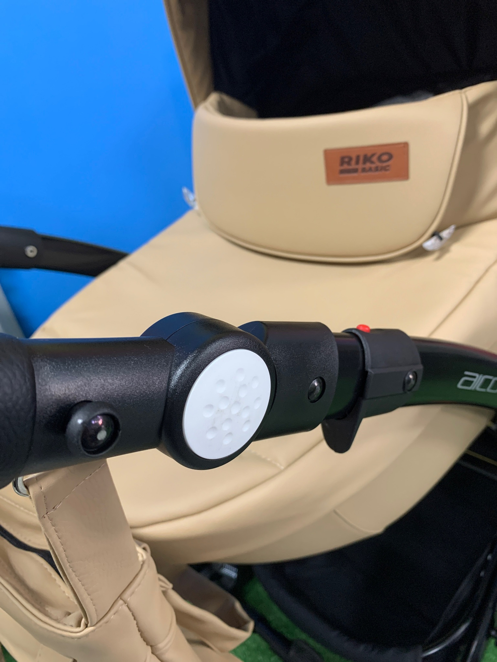 Коляска  AICON Ecco (2 в 1) 04 бежевый