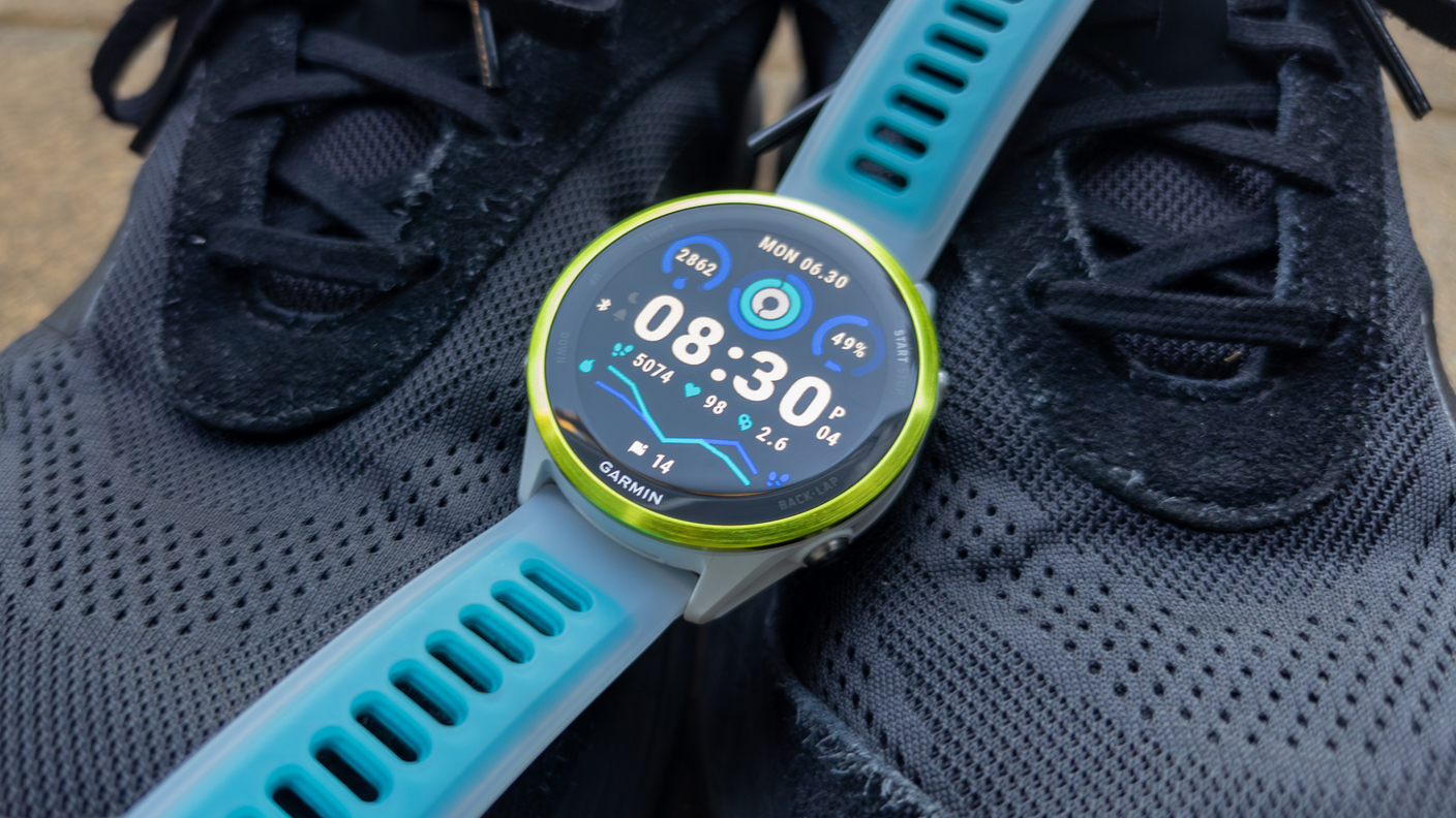 Garmin Forerunner 570 и 970 — это современные GPS-часы для бега и триатлона, оснащённые AMOLED-экраном, динамиком и микрофоном!