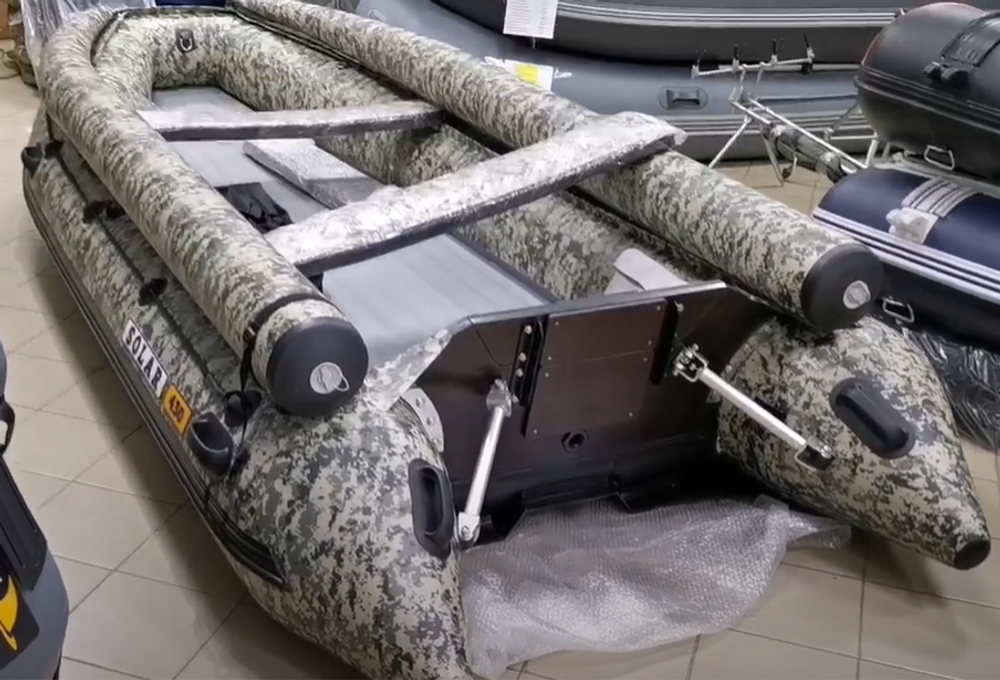 Надувная ПВХ-лодка Solar - 430 Super Jet Tunnel Expedition