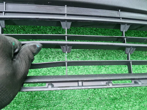 Решетка переднего бампера Toyota RAV 4 ca40 15-19