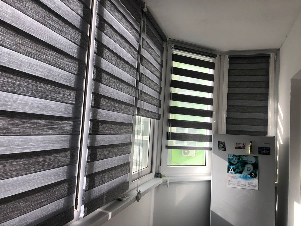 Рулонные шторы день-ночь кассетные с направляющими