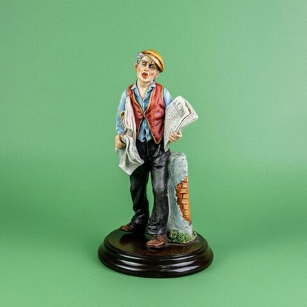 Винтаж: Фарфоровая мануфактура Capodimonte “Продавец Газет”