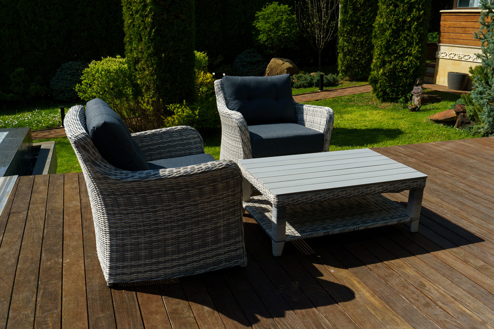 Набор из искусственного ротанга ВЕНЕЦИЯ: 2 кресла + кофейный столик (цвет: серый)