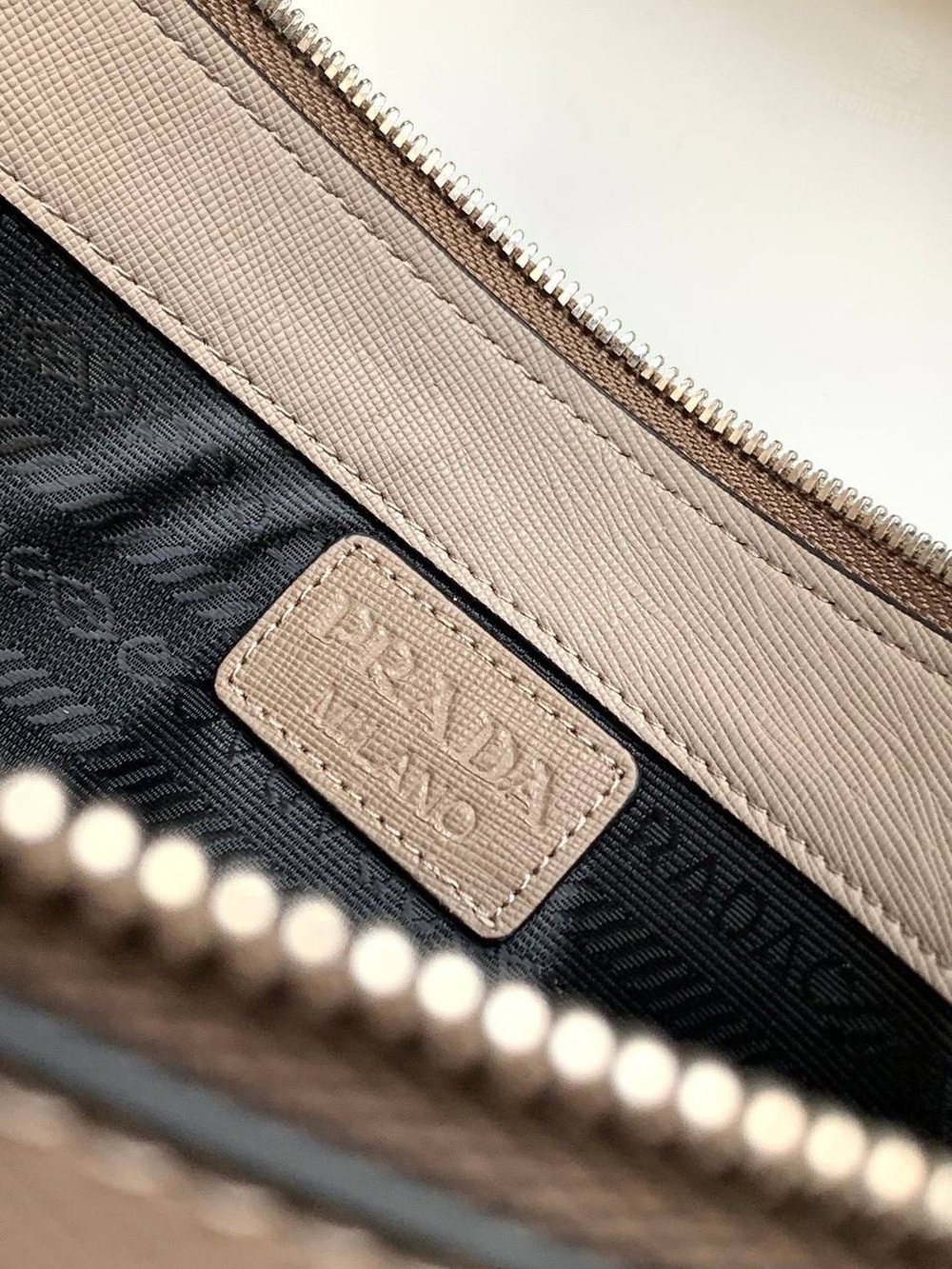 Клатч Prada