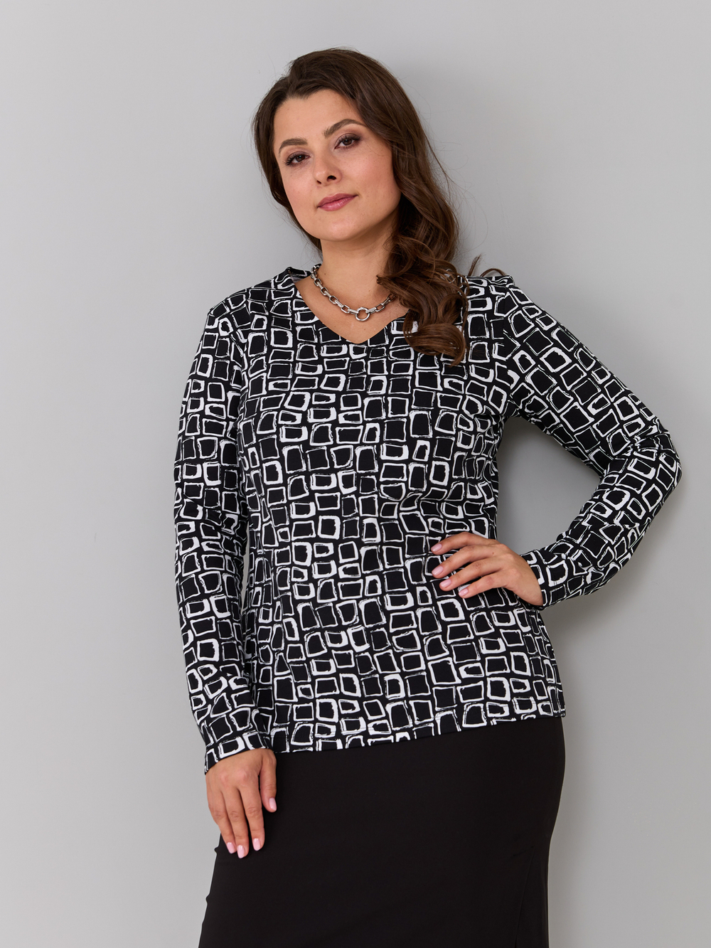 Лонгслив ЛНкл-080/черный-квадратбелый