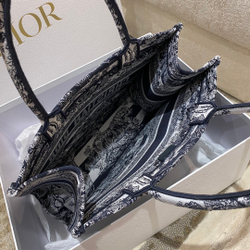 Christian Dior Book Tote 36 cm