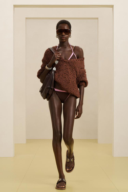 ZARA КОЖАНАЯ СУМКА ЧЕРЕЗ ПЛЕЧО МЕТАЛЛИЧЕСКИМИ ЛЮВЕРСАМИ, ШОКОЛАДНЫЙ