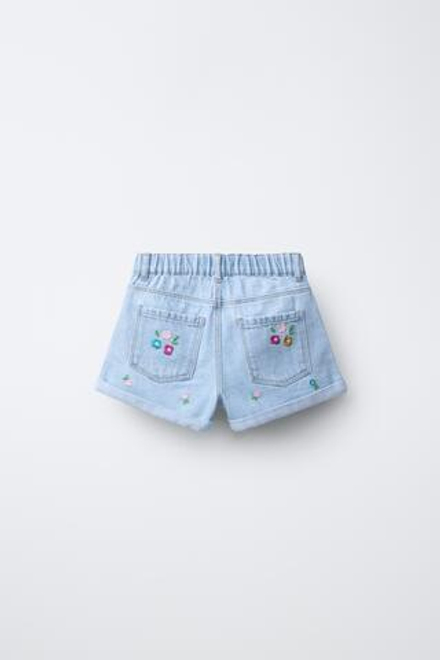 ZARA ДЖИНСОВЫЕ ШОРТЫ С ВЫШИВКОЙ, ГОЛУБОЙ