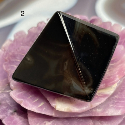 40289 Агат черный Пирамида 40мм