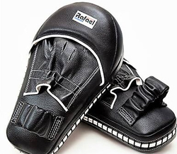 Лапы малые 21х24х12см, мягкая набивка, черный/белый