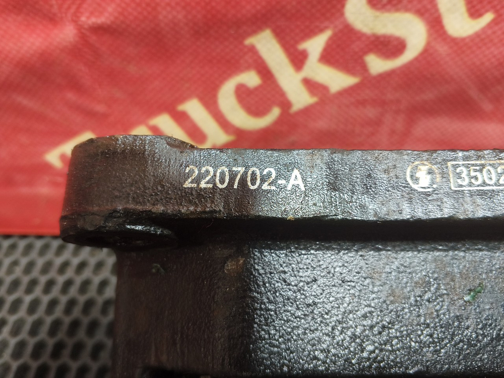 Подушка двигателя передняя правая 2022г