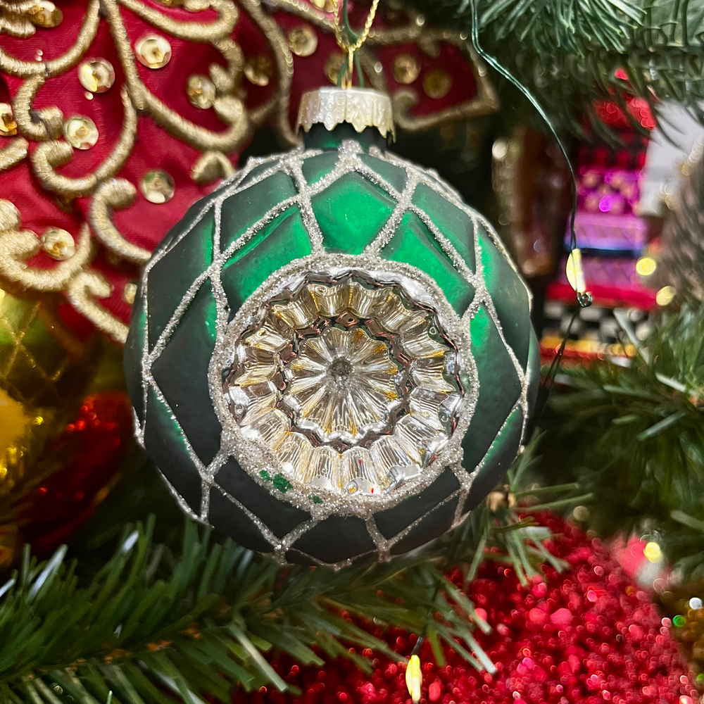 Игрушка матовая с серединкой