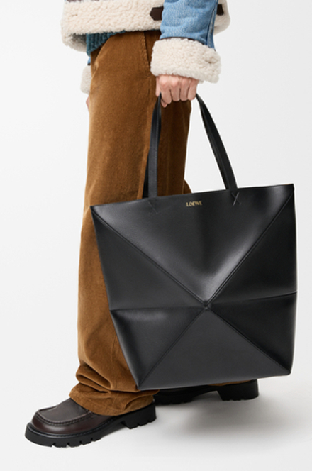 Loewe Сумка-тоут XL Puzzle Fold из блестящей телячьей кожи, черный