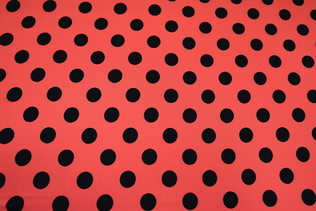 Вискоза коралловая в черный средний горох