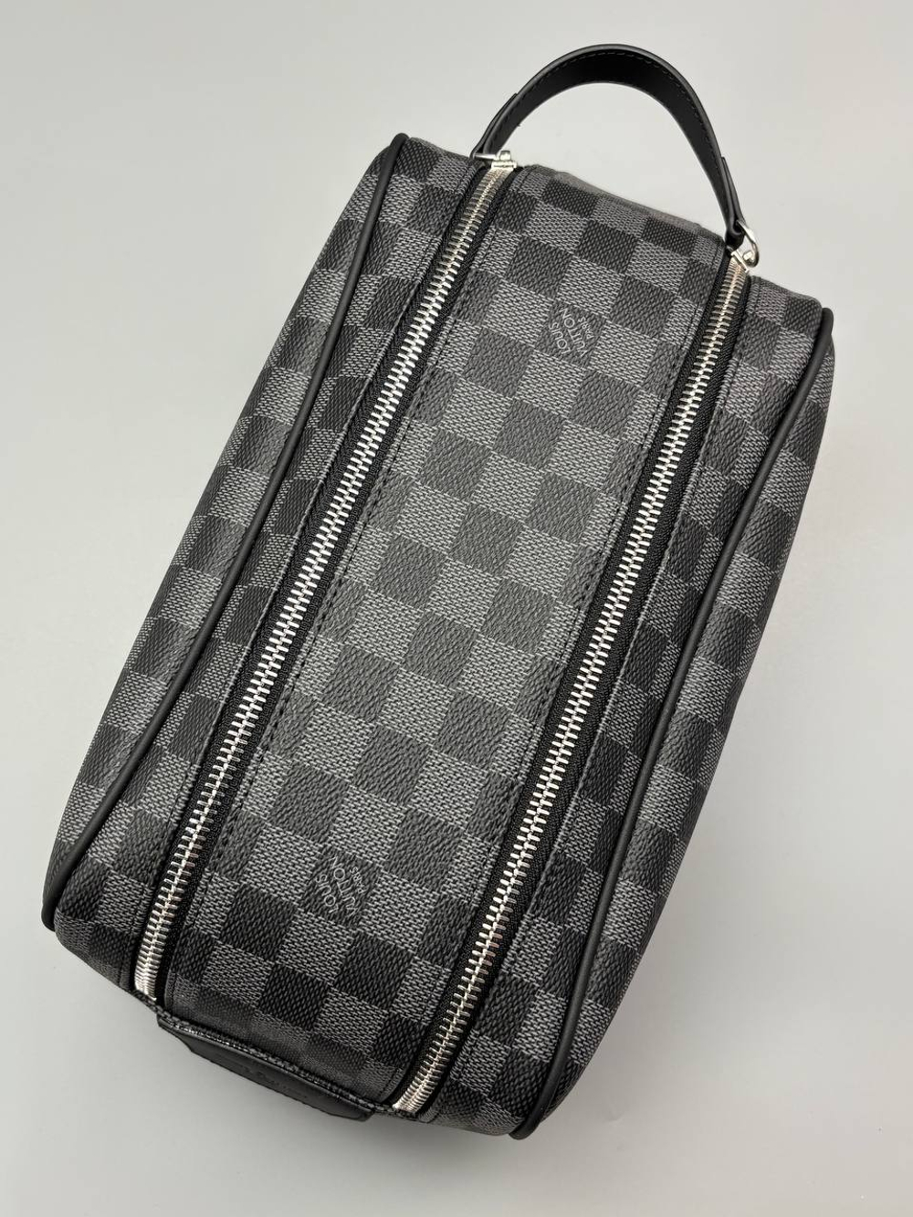 Несессер Louis Vuitton