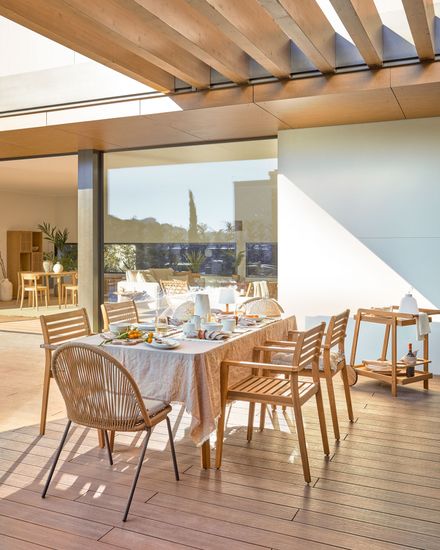 Стул Hanzel для сада из массива акации