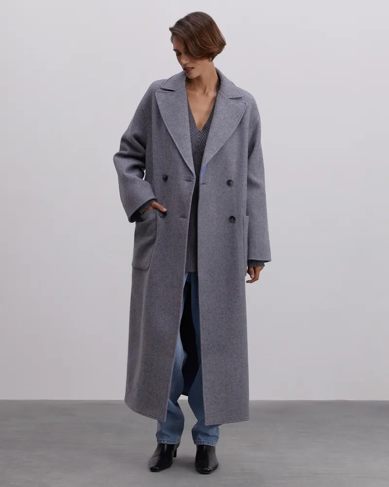 Серое шерстяное двубортное пальто
