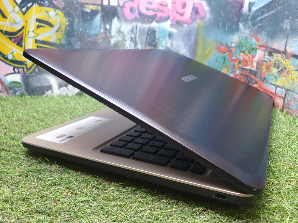 Ноутбук ASUS A6/4Gb/VivoBook F540B
