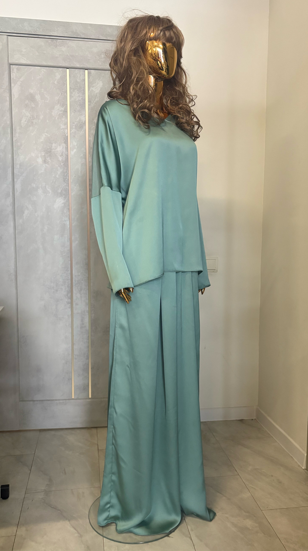 Костюм /шалфей / атлас /спинка трикотаж