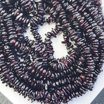 Гранат Пироп, природный, крошка, р-р 7-10 мм, насыщенный цвет, цена за нить 19 см