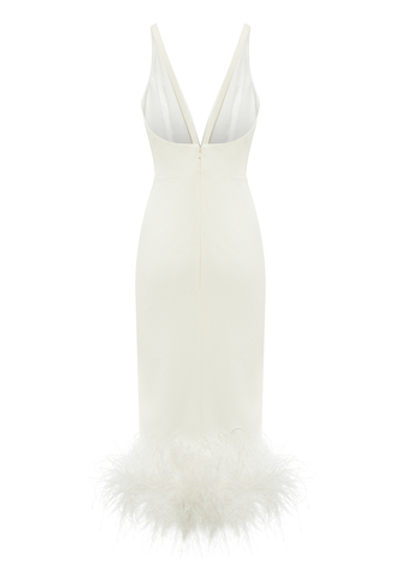 Силуэтное платье с пером страуса