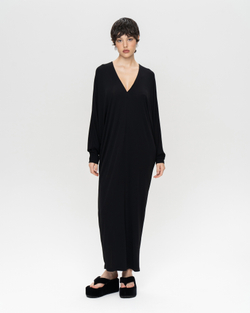 Свободное платье макси из трикотажа