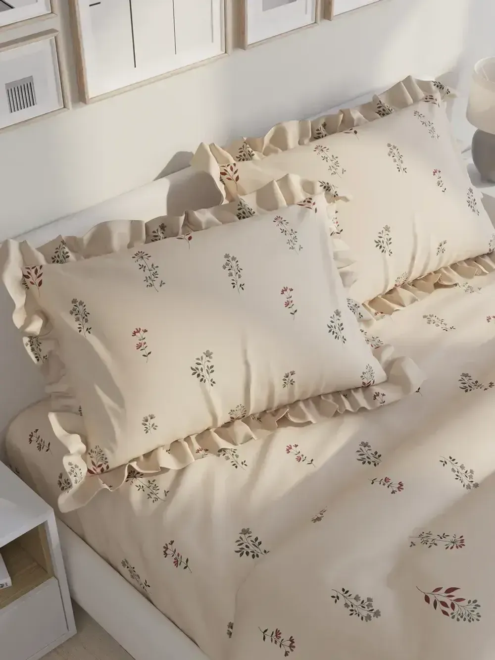 Декоративная наволочка с рюшами, оборками "Гербарий Эко" 50х70 см, 1 шт, без молнии