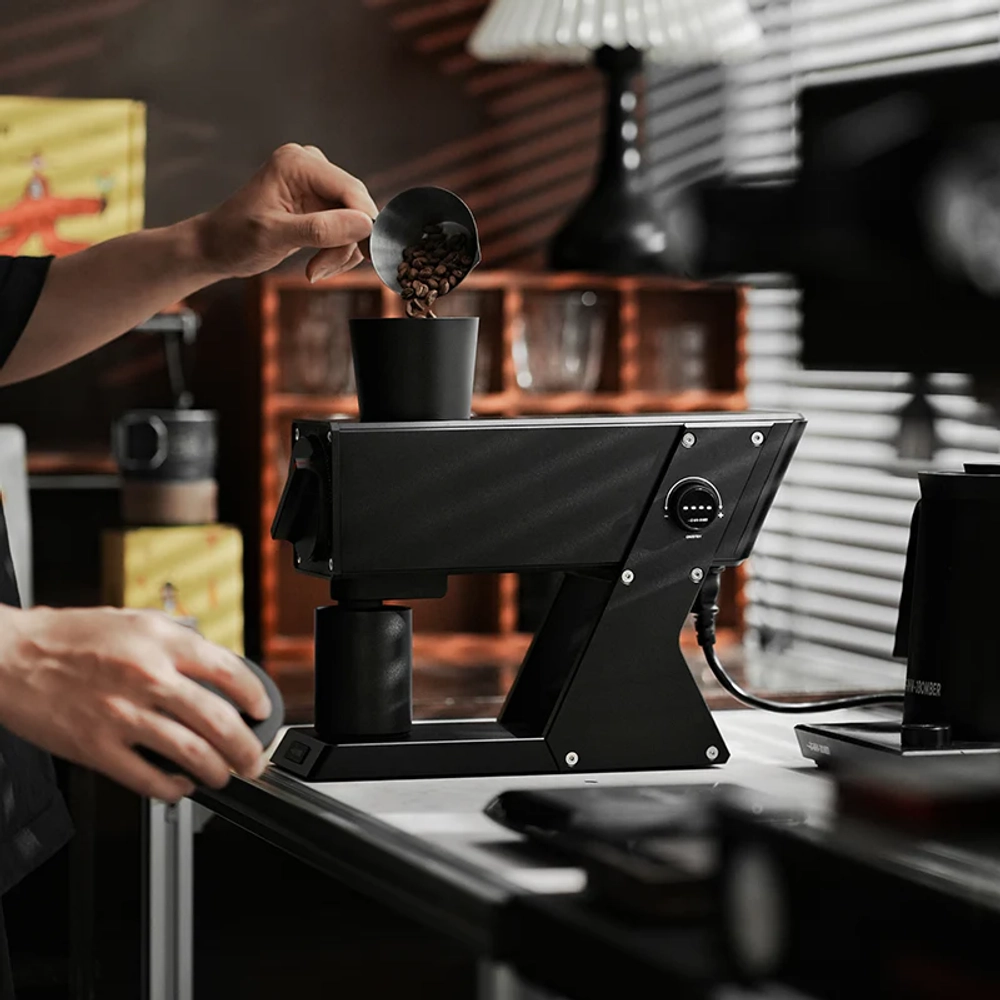 MHW-3BOMBER Кофемолка F74 Navigator