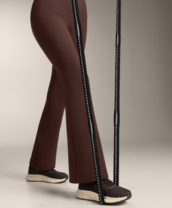 OYSHO Компрессионные брюки клеш Flare Compressive Raise Up, коричневый