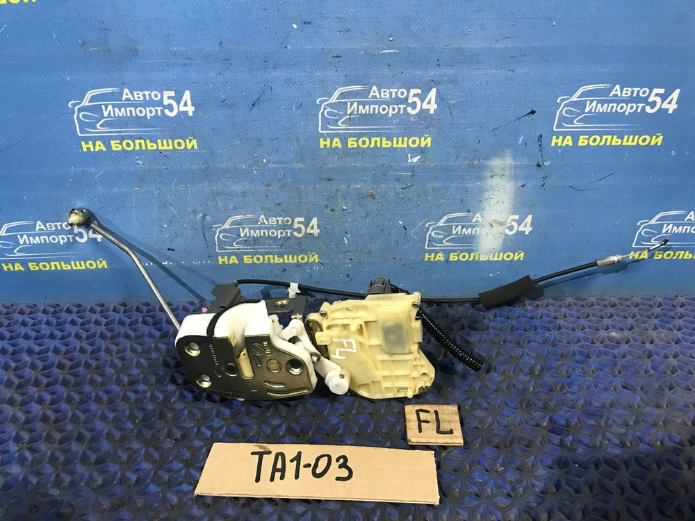 Замок двери передней левой Honda AVANCIER 1999