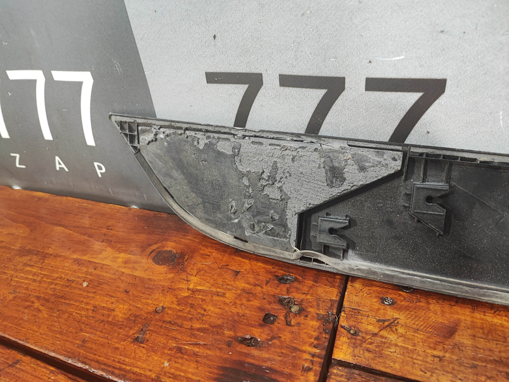 Молдинг двери задней левой Kia Rio 4 X-Line 17-нв Б/У Оригинал 87723H0500