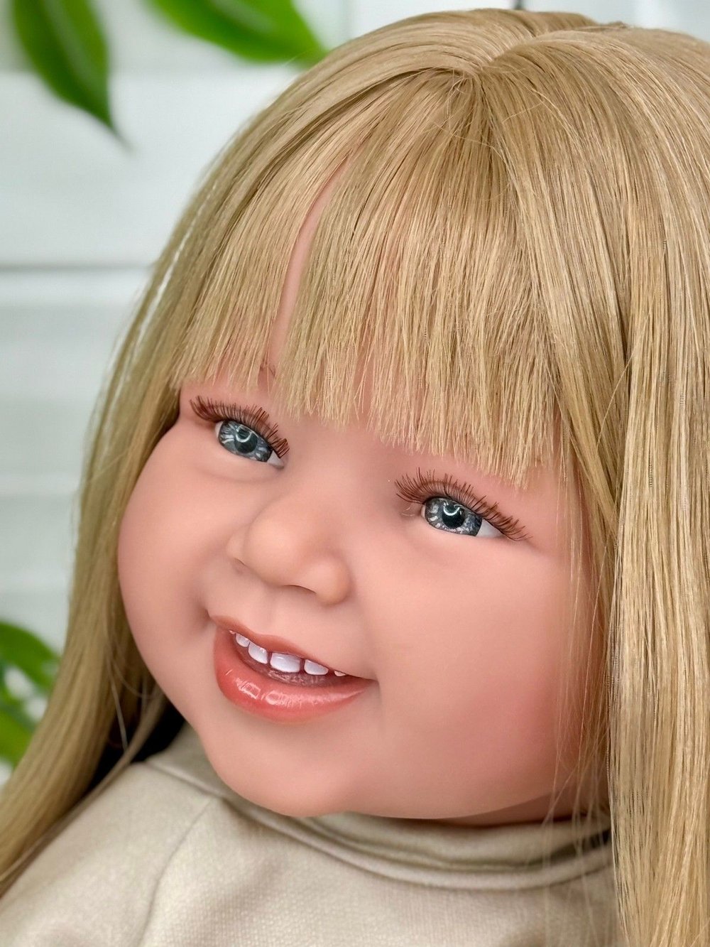 Кукла Manolo Dolls виниловая SARA 47см (7400)