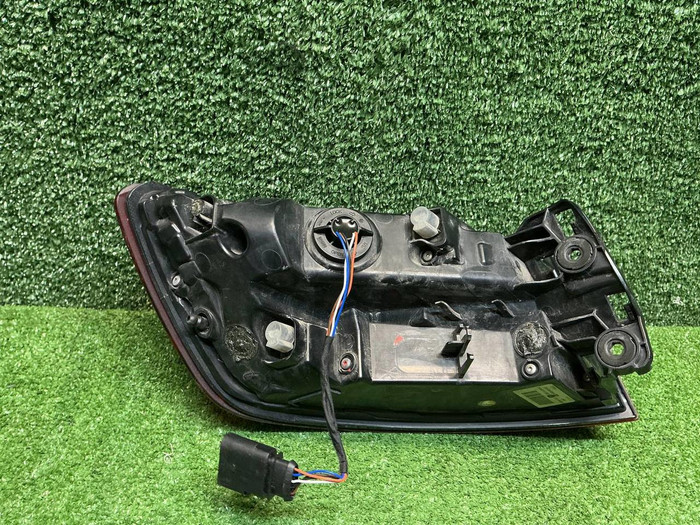 Фонарь правый внешний Audi A4 B9 (2015-2020) седан