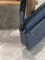 Сумка-мессенджер Louis Vuitton