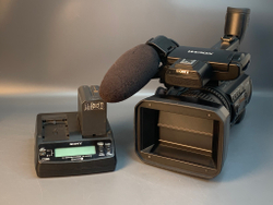Sony PXW-Z150 194x10 пробега, следы клея в области микрофона