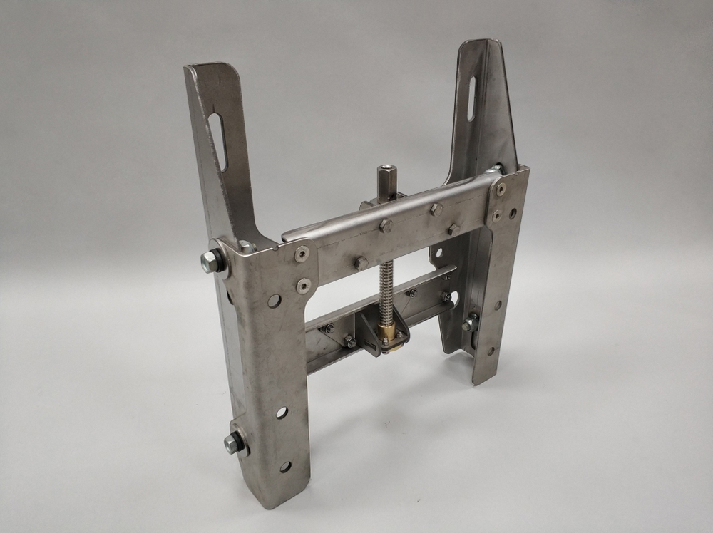 Транец водометный регулируемый средний до120кг 70л