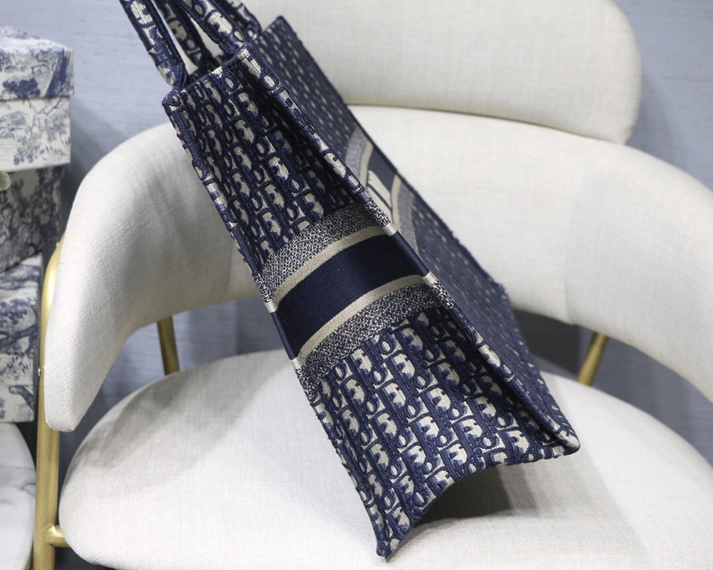 Christian Dior Book Tote 42 cm