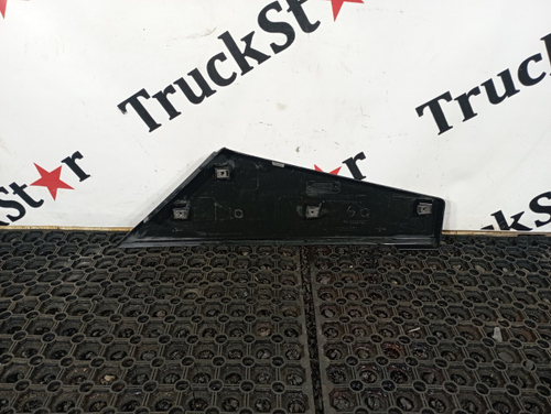 Накладка крыла левого 2020г.