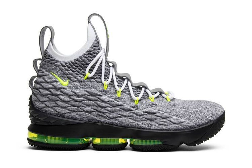 Lebron sneakers 15 online