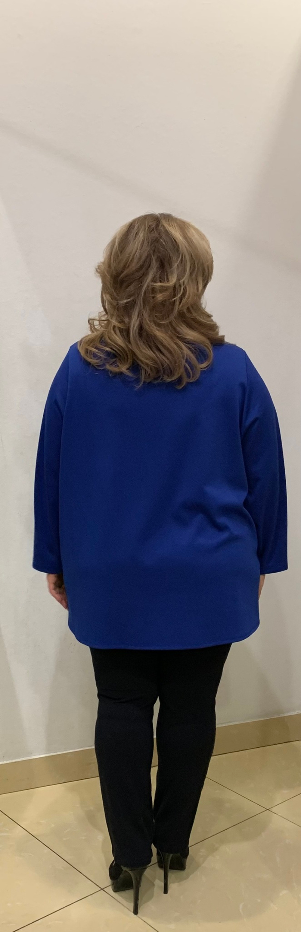 Блузон-туника с оригинальной горловиной