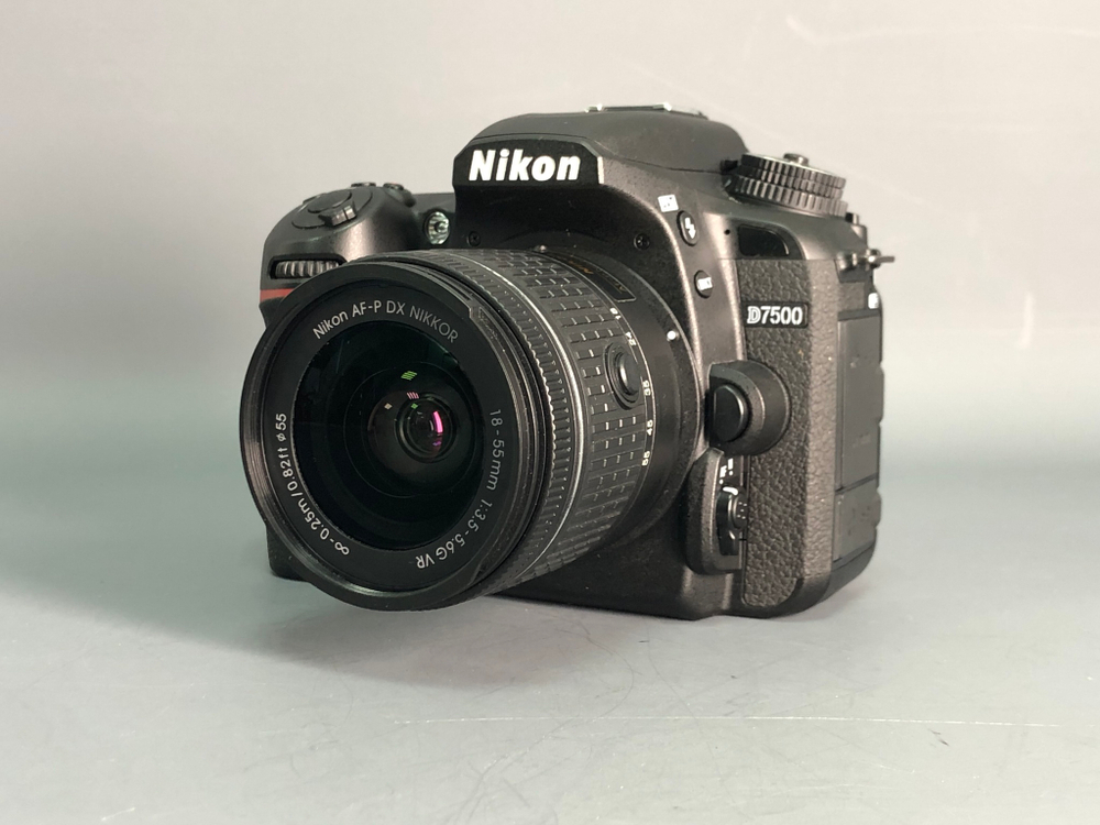 Фотоаппараты Nikon d7500+kit 18-55 2.500 кадров