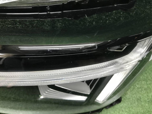 Фара левая Volvo XC40 (2022-н.в.) LED