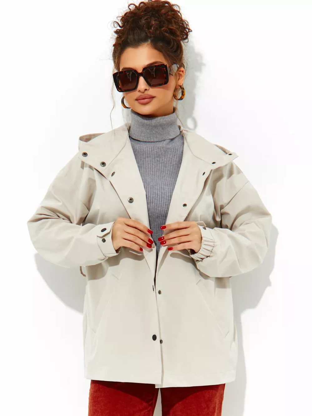 Ветровка осенняя удлиненная с капюшоном