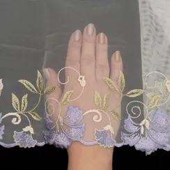 Вышивка на сетке молочная/васильки (левая) 24 см