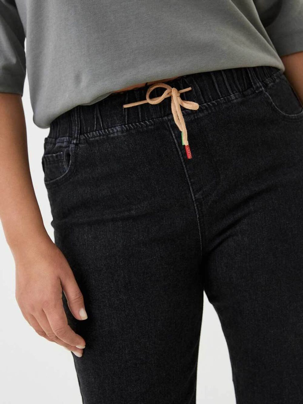 Джинсы на резинке больших размеров