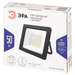 Прожектор светодиодный уличный ЭРА LPR-042-3-65K-050 50Вт 4000лм 6500K КСС Д 120° 2 года IP65 черный встроенное фотореле | Прожекторы Стандарт