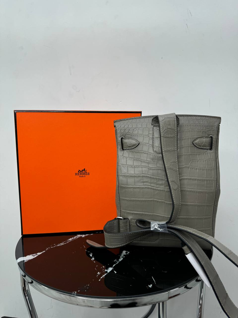 Нагрудная сумка слинг Hermes Kelly из кожи крокодила