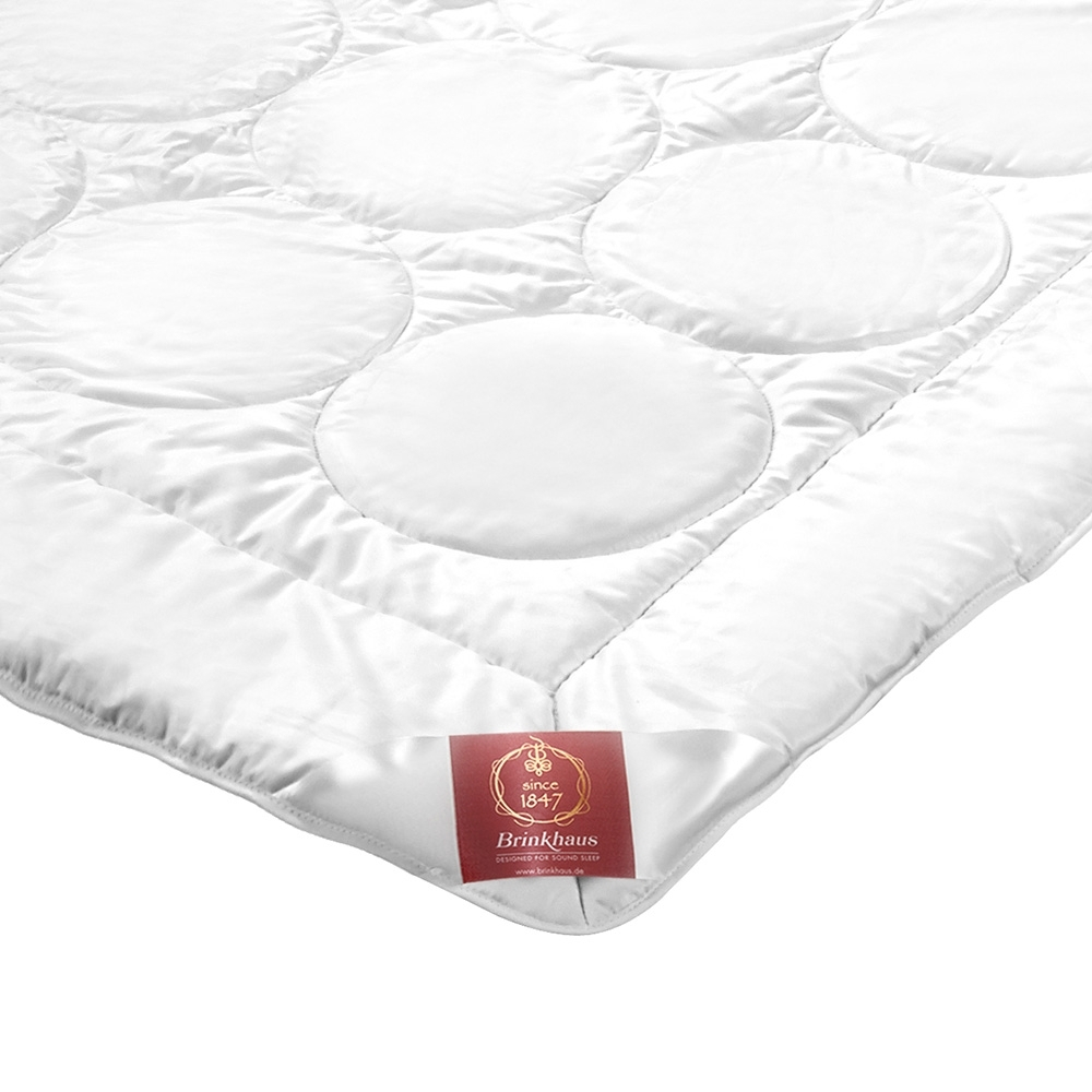 Элитное одеяло шёлковое 200х200 Mandarin-Satin от Brinkhaus фрагмент