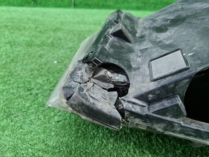 Битая Фара правая Москвич 3 (2022-н.в.) LED